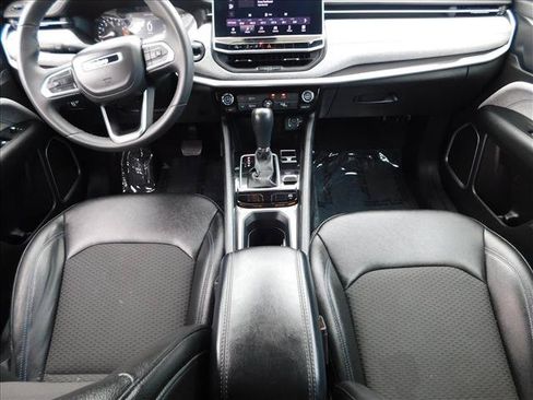 Used 2024 Jeep Compass Latitude AWD/4WD image 23