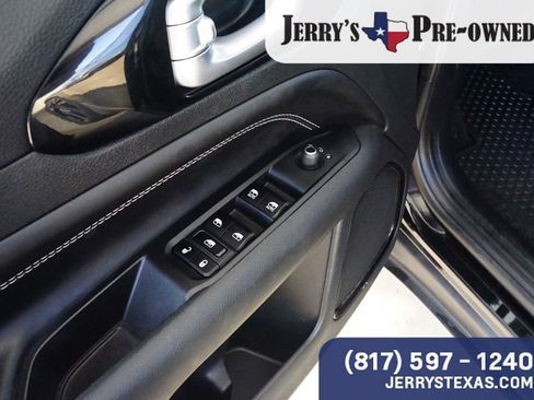 Used 2023 Jeep Compass Latitude w/ Convenience Group AWD/4WD image 18