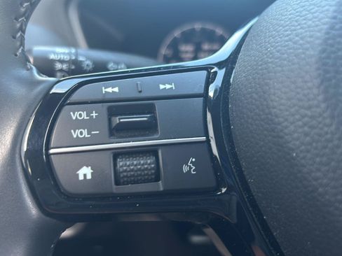 Used 2025 Honda HR-V EX-L image 9