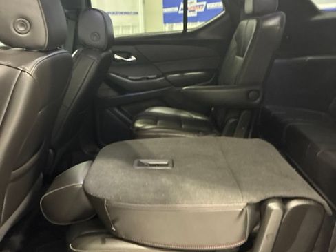 Used 2022 Chevrolet Traverse RS w/ LPO, Floor Liner Package FWD image 38