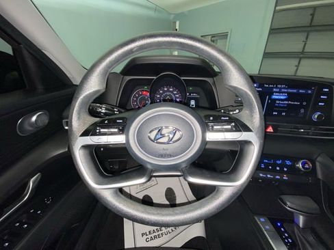 Used 2023 Hyundai Elantra SEL FWD image 14