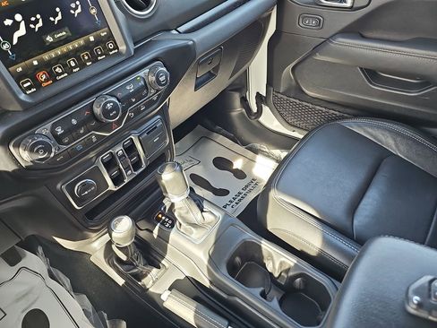 Used 2022 Jeep Wrangler Unlimited Sahara w/ Cold Weather Group image 30