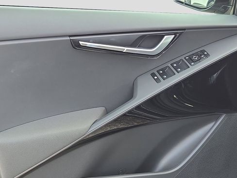 New 2025 Kia Niro EX Touring image 15