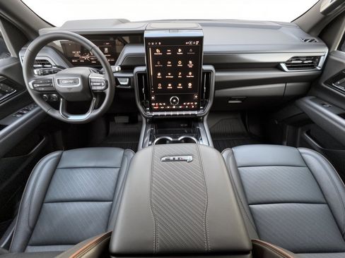 Used 2025 GMC Yukon XL AT4 w/ AT4 Premium Package AWD/4WD image 17
