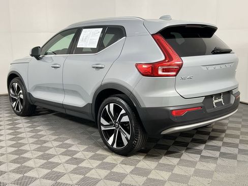 Used 2024 Volvo XC40 B5 Plus image 15