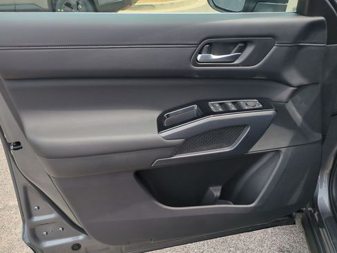 New 2026 Nissan Pathfinder SL w/ SL Premium Package FWD image 12