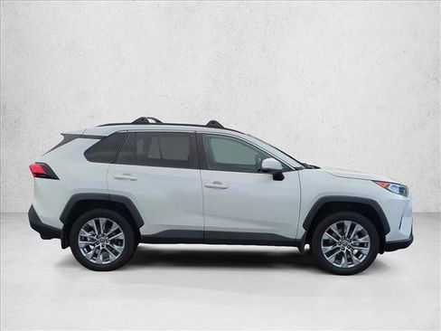 Certified 2021 Toyota RAV4 XLE Premium image 4