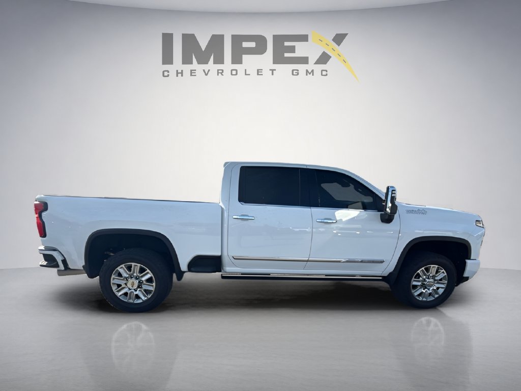 Used 2025 Chevrolet Silverado 2500 High Country w/ High Country Premium Package AWD/4WD image 6