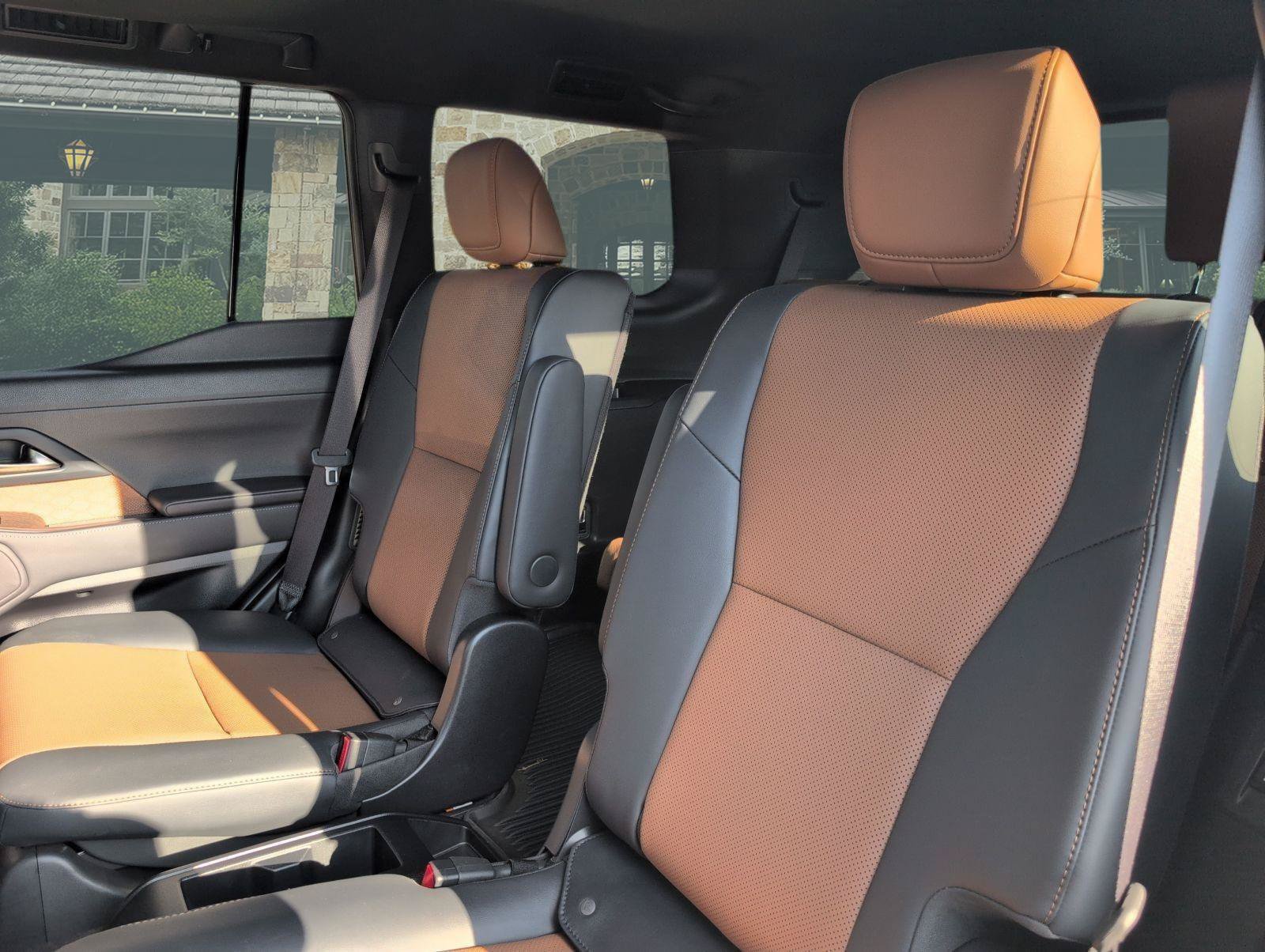 Certified 2025 Lexus GX 550 w/ Accessory Package (2T) AWD/4WD image 18