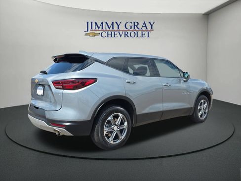 Used 2025 Chevrolet Blazer LT AWD/4WD image 5