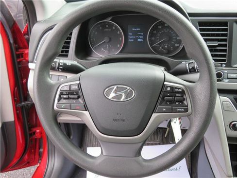 Used 2018 Hyundai Elantra SEL image 25