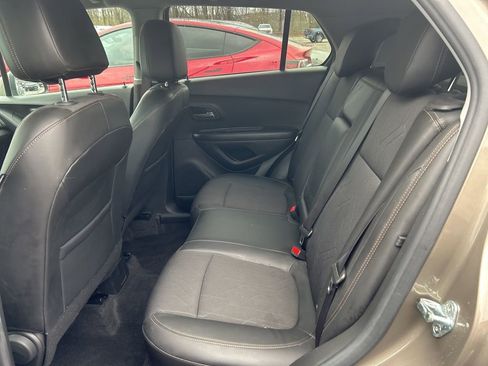 Used 2022 Chevrolet Trax LT w/ Sport Edition image 10