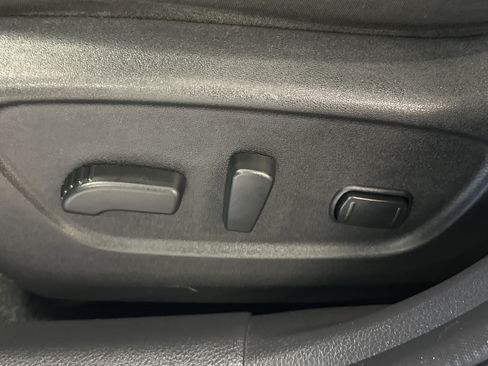 Used 2016 Nissan Rogue SV image 22