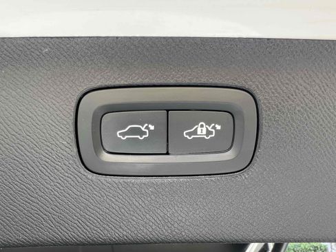 Used 2022 Volvo XC90 T6 Momentum w/ Advanced Package AWD/4WD image 10