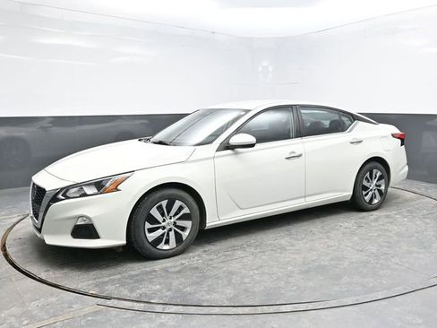 Used 2021 Nissan Altima 2.5 S image 3