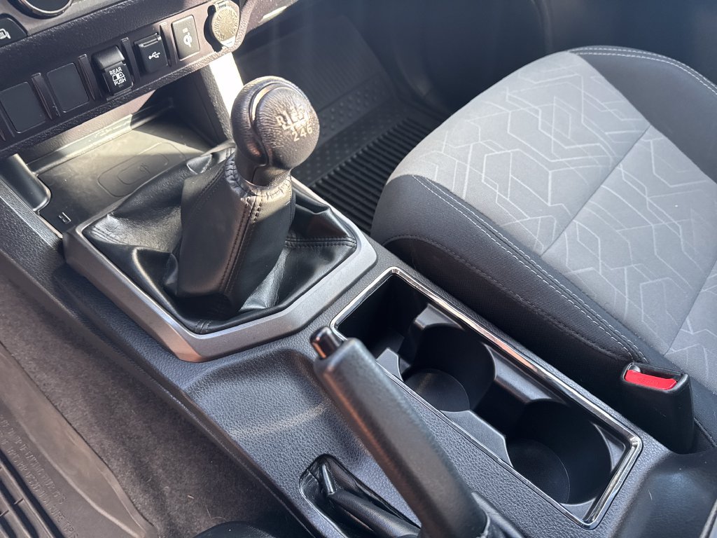 Certified 2022 Toyota Tacoma TRD Off-Road AWD/4WD image 22