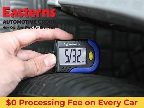 Used 2023 Chrysler Pacifica Touring-L FWD image 29