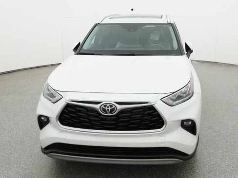 New 2026 Toyota Highlander Platinum AWD/4WD image 15