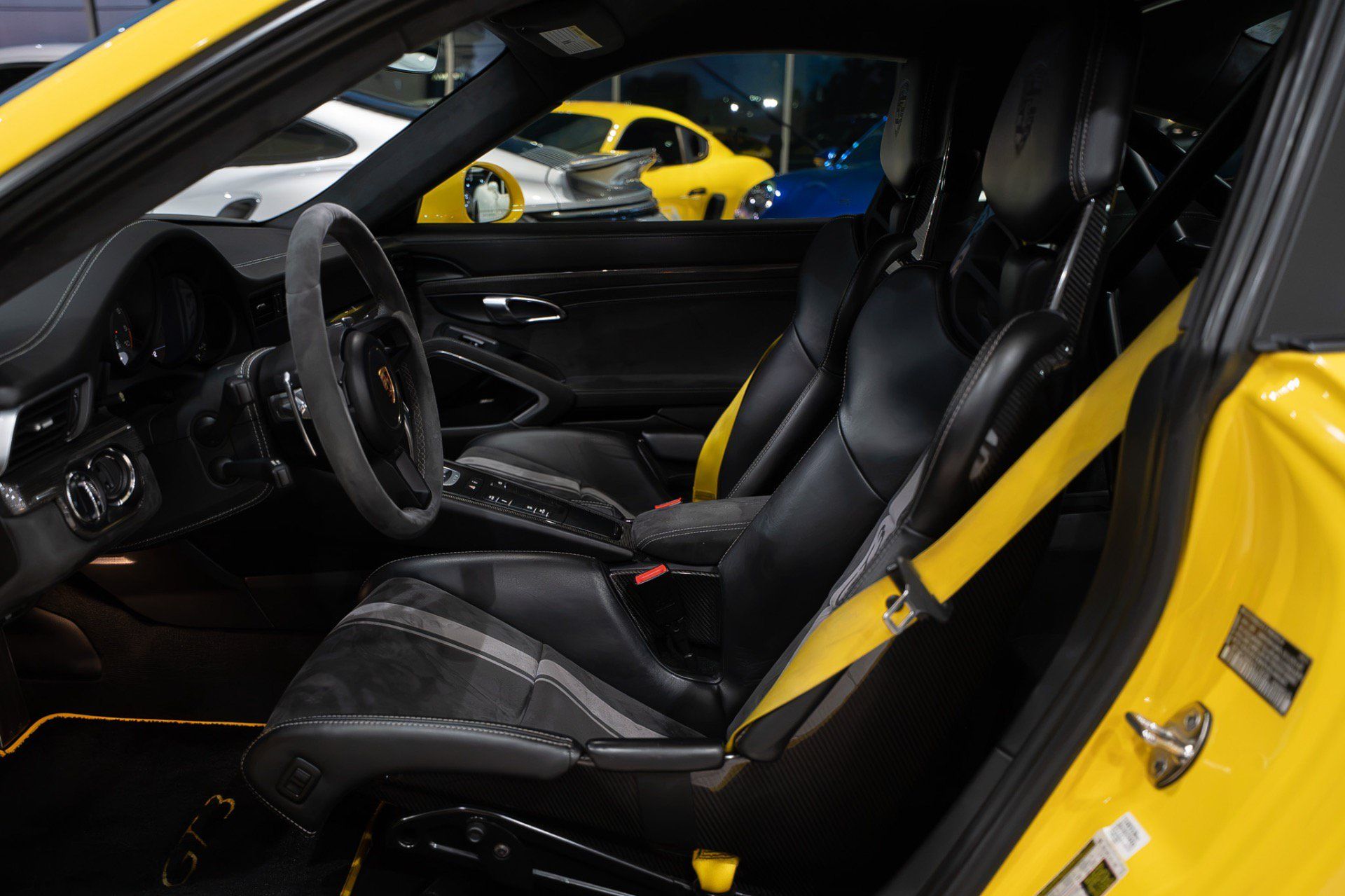Used 2018 Porsche 911 GT3 RWD image 8