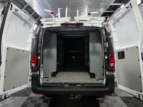 Used 2022 Mercedes-Benz Metris image 11