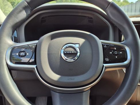 Used 2024 Volvo XC60 B5 Plus image 25