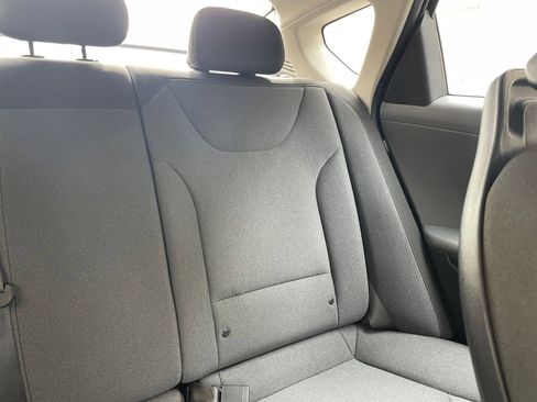 Used 2025 Kia K4 LXS image 36