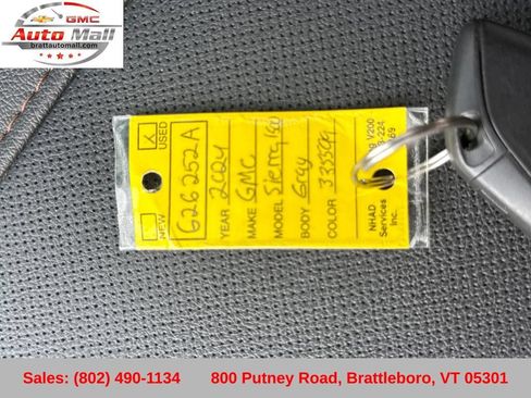 Used 2024 GMC Sierra 1500 AT4 w/ Technology Package AWD/4WD image 32