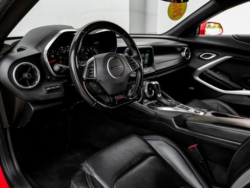 Used 2018 Chevrolet Camaro SS RWD image 3