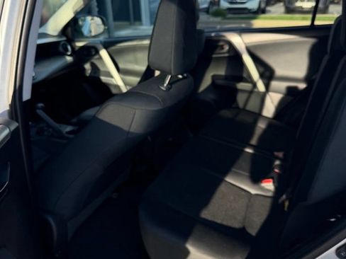 Used 2016 Toyota RAV4 LE AWD/4WD image 7