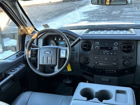Used 2015 Ford F550 2WD Crew Cab Super Duty image 21