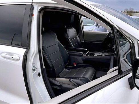 Used 2023 Toyota Sienna LE image 29