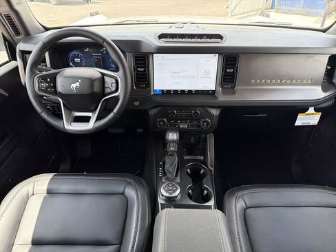 New 2026 Ford Bronco Badlands AWD/4WD image 13
