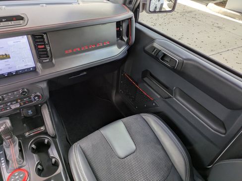 Certified 2025 Ford Bronco Raptor w/ Interior Carbon Fiber Pack AWD/4WD image 15