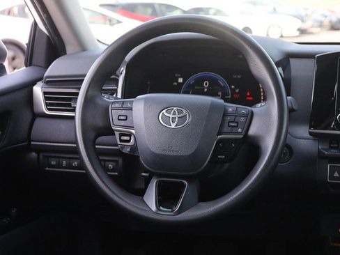 Used 2025 Toyota Camry LE image 23