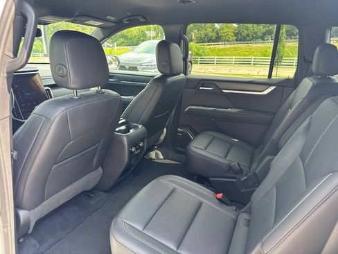Used 2024 GMC Acadia Elevation AWD/4WD image 12