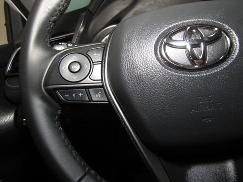 Used 2024 Toyota Camry SE FWD image 5