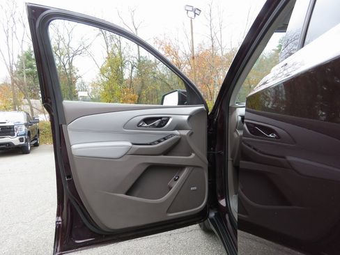 Used 2019 Chevrolet Traverse LT w/ LT Premium Package image 10