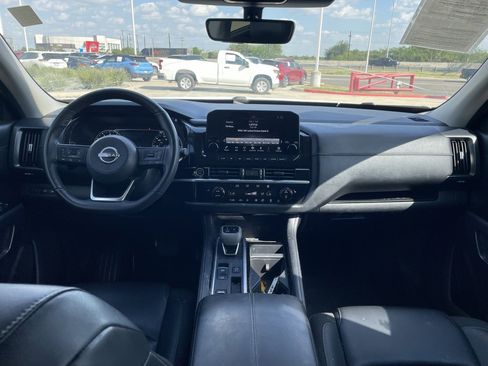 Certified 2023 Nissan Pathfinder SL image 14