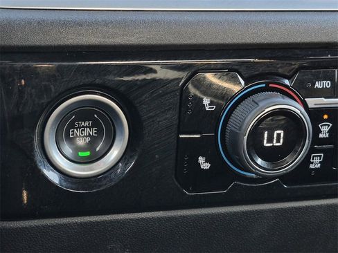 Used 2022 Chevrolet Silverado 1500 LT image 24