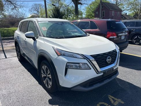 Used 2023 Nissan Rogue SV image 5