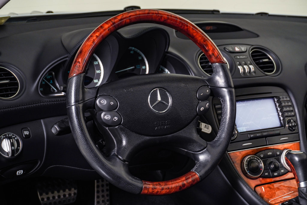 Used 2007 Mercedes-Benz SL 550 image 24