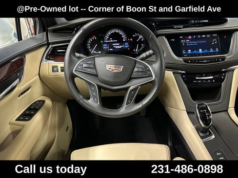 Used 2017 Cadillac XT5 Premium Luxury AWD/4WD image 17