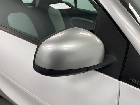 Used 2016 smart fortwo passion image 15