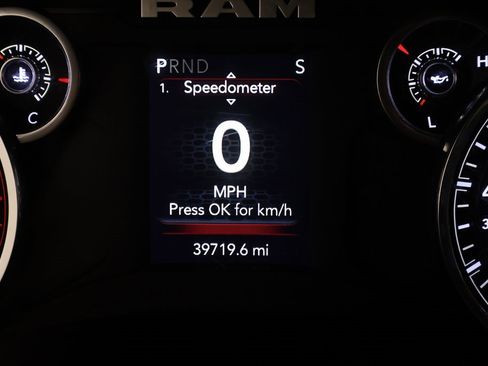 Used 2024 RAM 2500 Tradesman w/ Chrome Appearance Group image 22