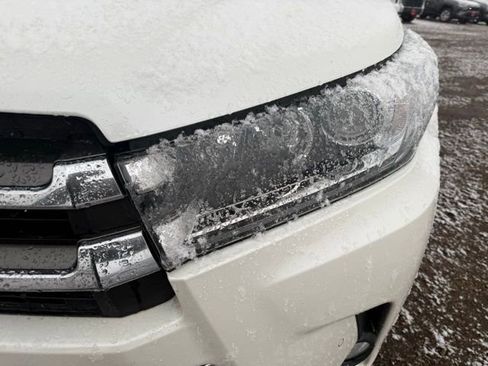 Used 2017 Toyota Highlander Limited Platinum image 10