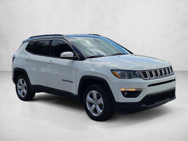 Used 2018 Jeep Compass Latitude w/ Popular Equipment Group AWD/4WD image 3