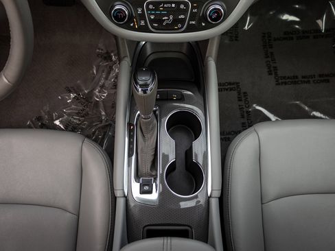 Used 2017 Chevrolet Malibu Hybrid w/ Leather Package image 15