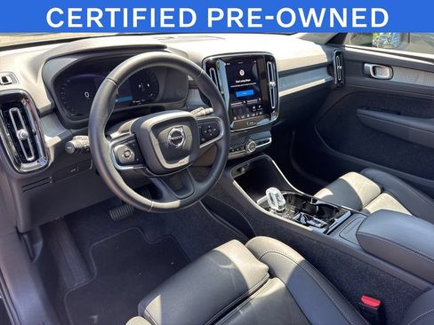 Certified 2025 Volvo XC40 B5 Plus AWD/4WD image 12