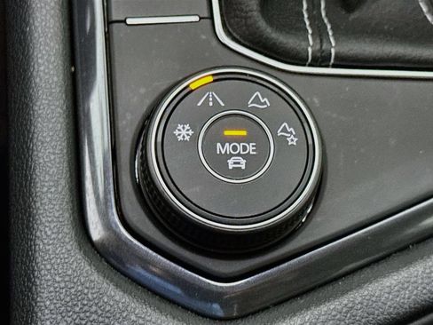 Used 2024 Volkswagen Tiguan SEL R-Line AWD/4WD image 11