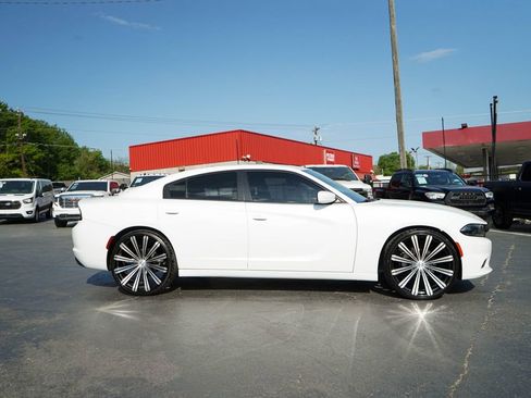 Used 2022 Dodge Charger SXT w/ Leather Interior Group RWD image 2